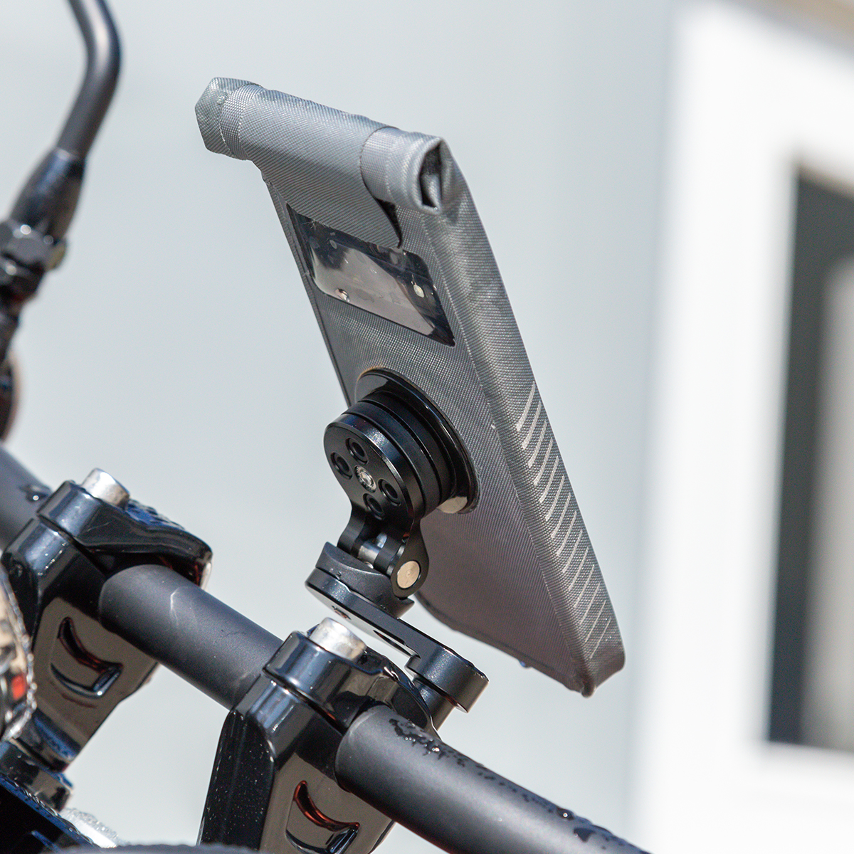 SP Connect UNIVERSAL PHONE CASE