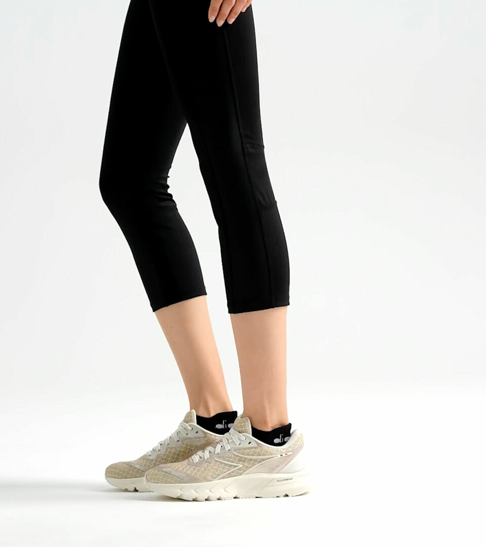 Diadora ŽENSK. TENISICE 101.178973 - MYTHOS BLUSHIELD VOLO 2 GOLD W