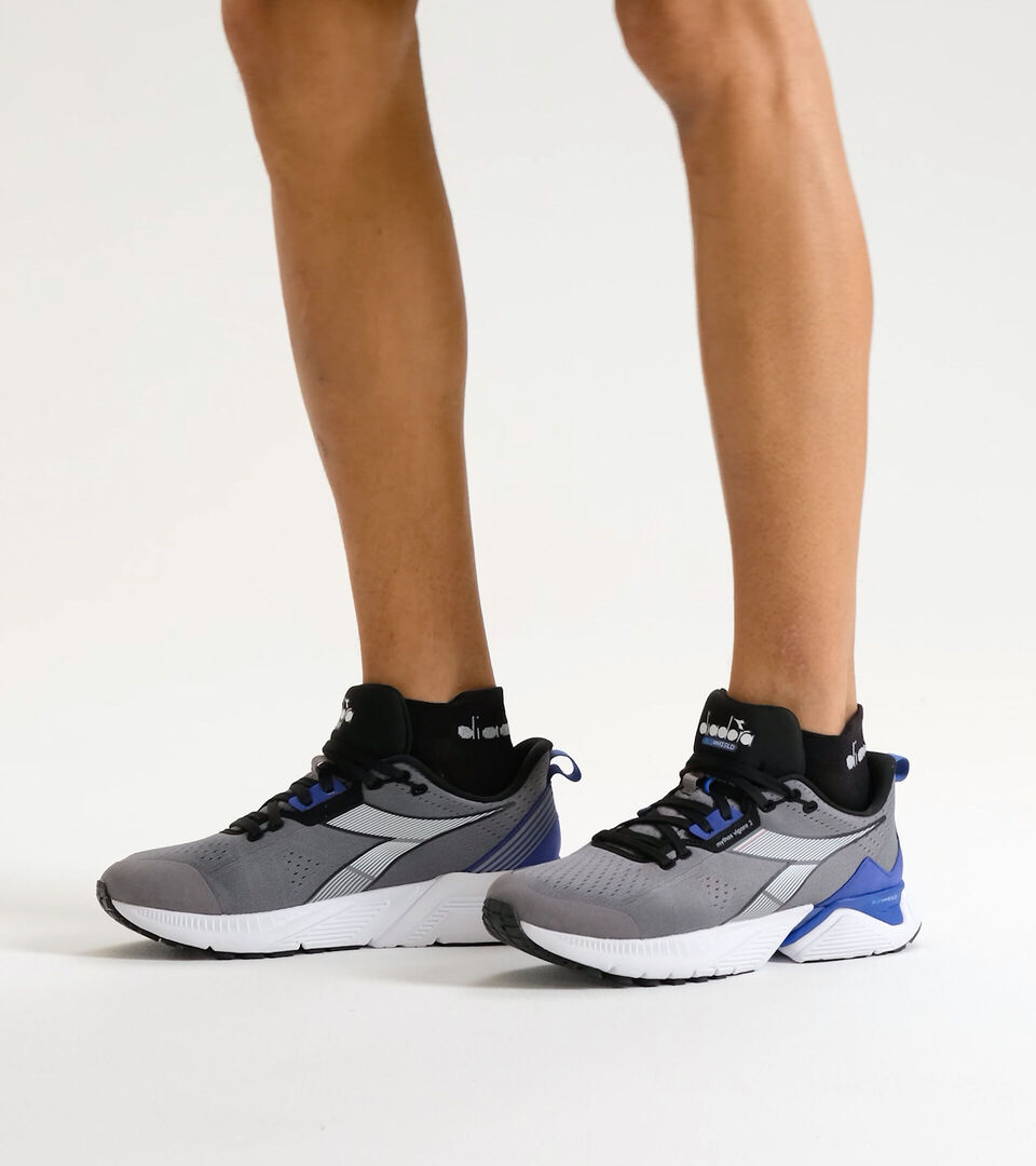 Diadora MOŠKE TEKAŠKE SUPERGE MYTHOS BLUSHIELD VIGORE 2